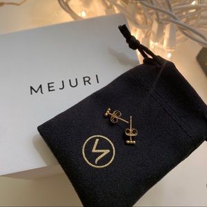Mejuri Spheres Bar Studs